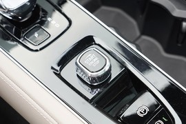 2025款沃尔沃XC90