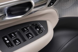 2025款沃尔沃XC90