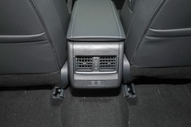 2025款丰田凯美瑞双擎