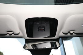 2025款丰田凯美瑞双擎