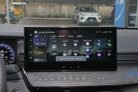 2025款丰田凯美瑞双擎