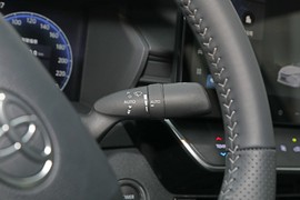 2025款丰田凯美瑞双擎