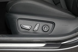 2025款丰田凯美瑞双擎