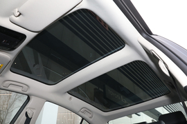 2025款丰田凯美瑞双擎