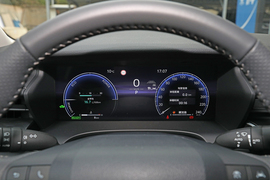 2025款丰田凯美瑞双擎