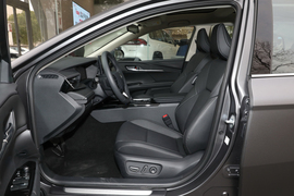 2025款丰田凯美瑞双擎