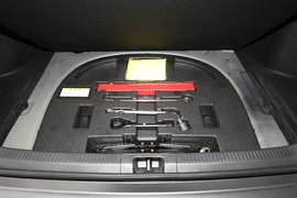 2025款丰田凯美瑞双擎