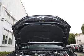 2025款丰田凯美瑞双擎