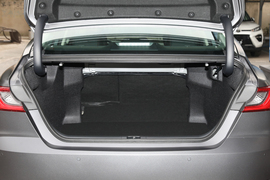 2025款丰田凯美瑞双擎