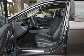 2025款丰田凯美瑞双擎