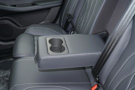 2025款奇瑞艾瑞泽8