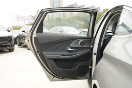 2025款奇瑞艾瑞泽8