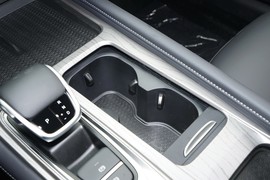 2025款奇瑞艾瑞泽8