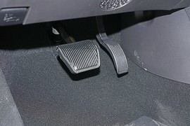 2025款奇瑞艾瑞泽8