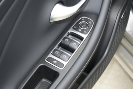 2025款奇瑞艾瑞泽8