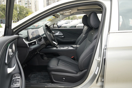 2025款奇瑞艾瑞泽8