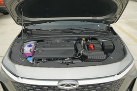 2025款奇瑞艾瑞泽8