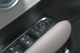 2025款比亚迪