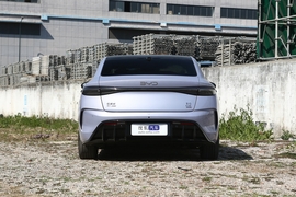 2025款比亚迪海豹