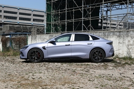 2025款比亚迪海豹