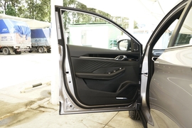 2025款吉利缤越L