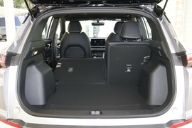 2025款吉利缤越L