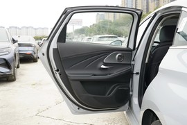 2025款奇瑞艾瑞泽8