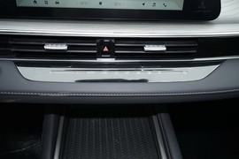 2025款奇瑞艾瑞泽8