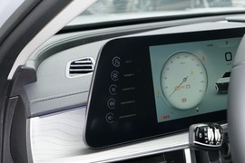 2025款奇瑞艾瑞泽8