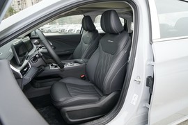 2025款奇瑞艾瑞泽8