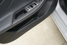 2025款奇瑞艾瑞泽8