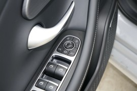 2025款奇瑞艾瑞泽8