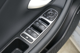 2025款奇瑞艾瑞泽8