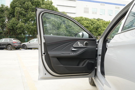 2025款奇瑞艾瑞泽8