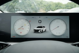 2025款奇瑞艾瑞泽8