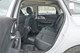 2025款奇瑞艾瑞泽8