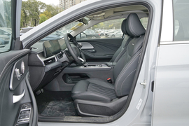 2025款奇瑞艾瑞泽8