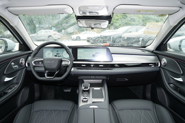 2025款奇瑞艾瑞泽8