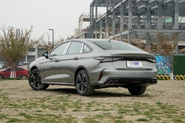 2025款奇瑞艾瑞泽8