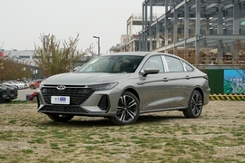 2025款奇瑞艾瑞泽8