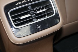 2025款奇瑞艾瑞泽8