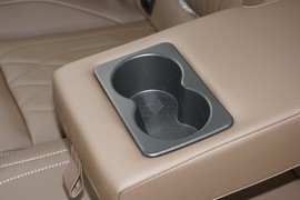 2025款奇瑞艾瑞泽8