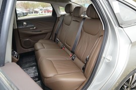 2025款奇瑞艾瑞泽8