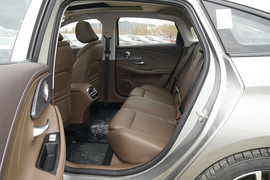 2025款奇瑞艾瑞泽8