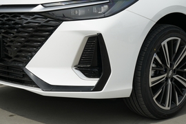 2025款奇瑞艾瑞泽8