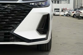 2025款奇瑞艾瑞泽8