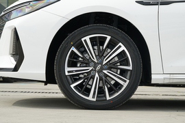 2025款奇瑞艾瑞泽8