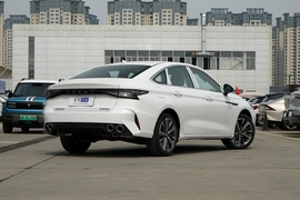 2025款奇瑞艾瑞泽8