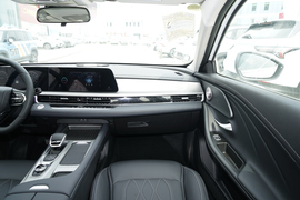 2025款奇瑞艾瑞泽8