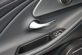 2025款奇瑞艾瑞泽8